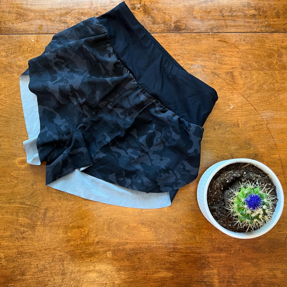 Womens Black Camo Athletic Shorts Medium Stretch Workout Running